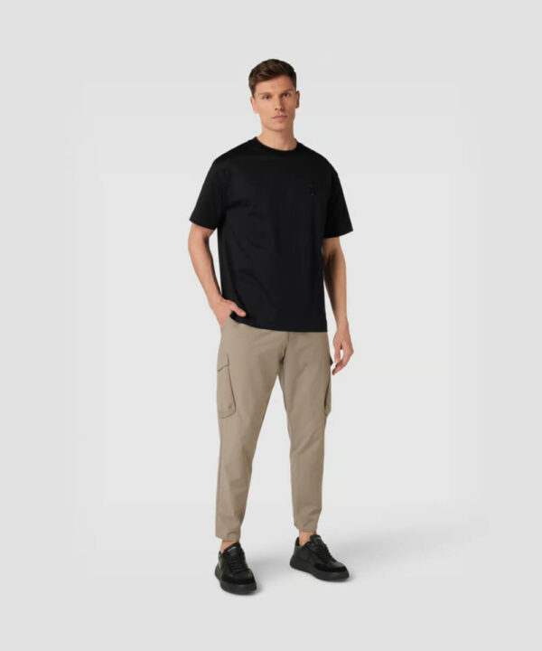 men-1.jpg Slim fit cargo trousers with back pocket