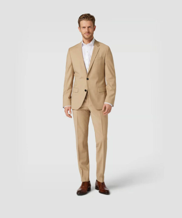 T-Shirt mit Label-Patch in weiss