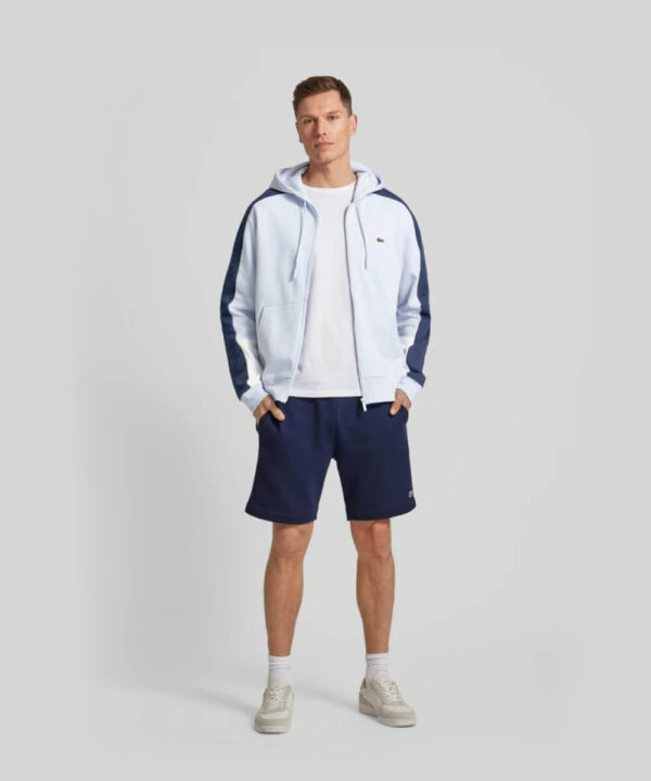 men-8.jpg Steppweste mit Label-Stitching Modell