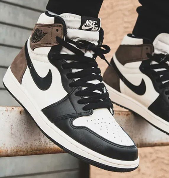 Chino mit Stretch-Anteil in black